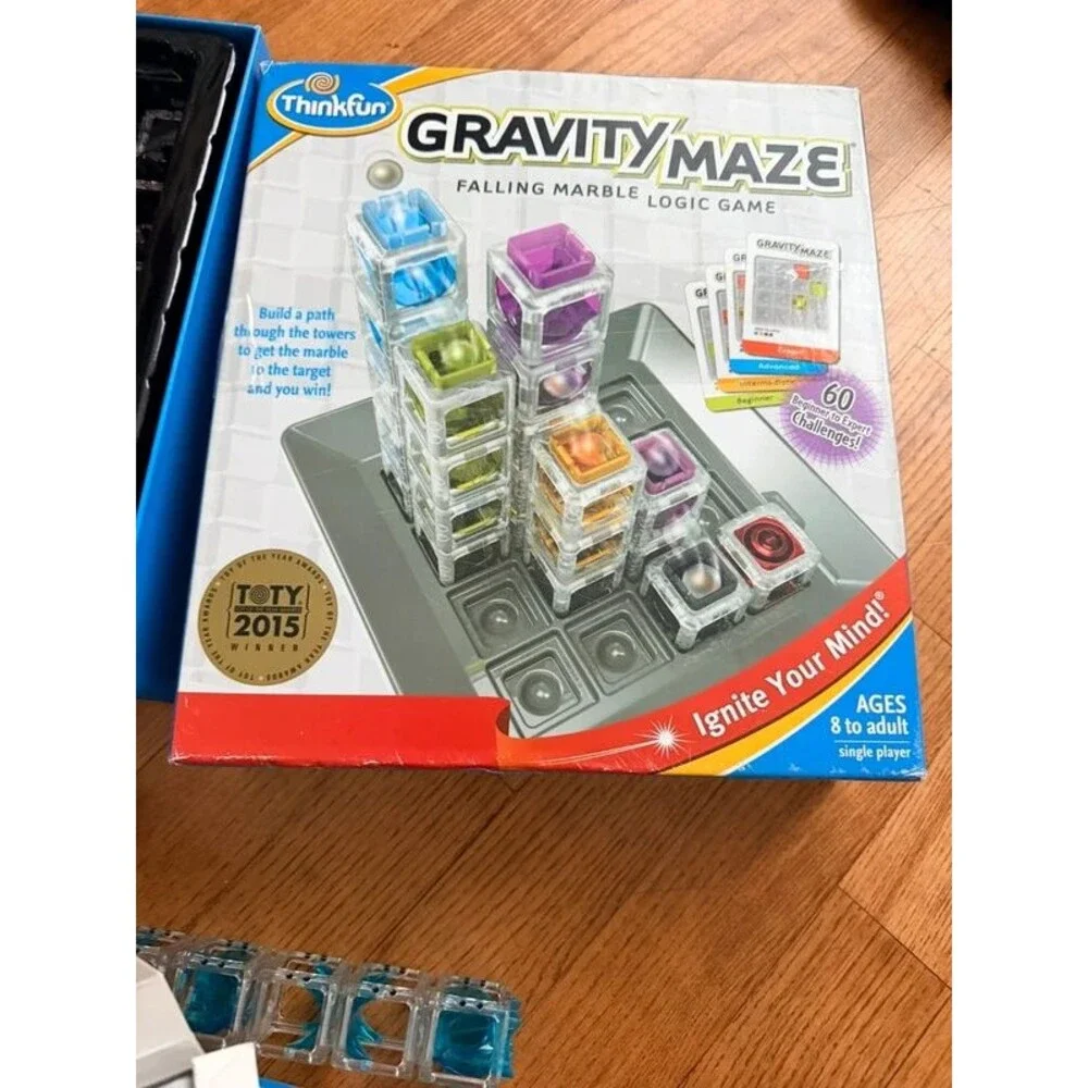 Thinkfun Gravity Maze marble puzzle logic with cards game good used condition